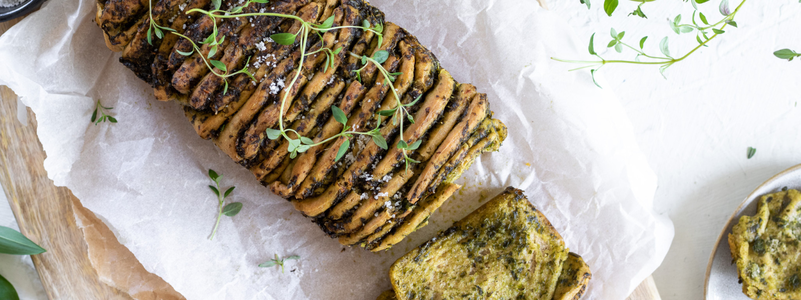 Trhací chlieb s medvedím cesnakom